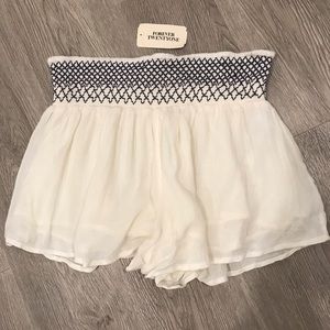 *NEW* Forever 21 Flowy white shorts